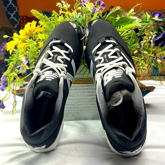 New Balance shoes for mensize 14